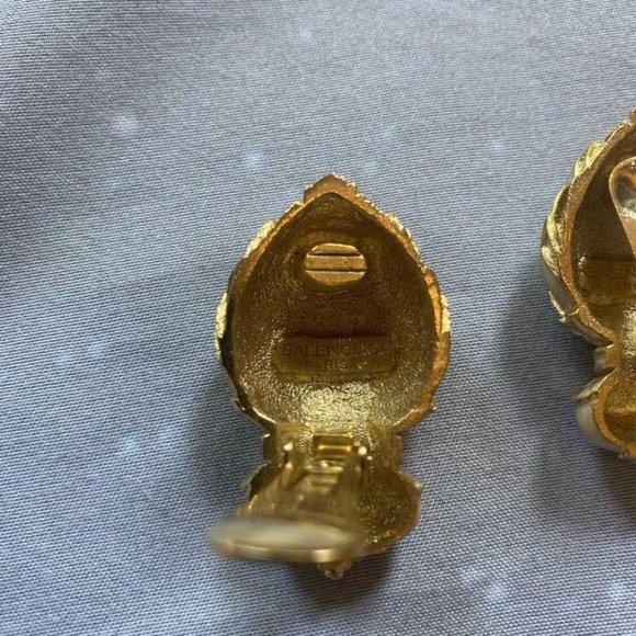 BALENCIAGA VINTAGE CLIP ON EARRINGS - Picture 3 of 3